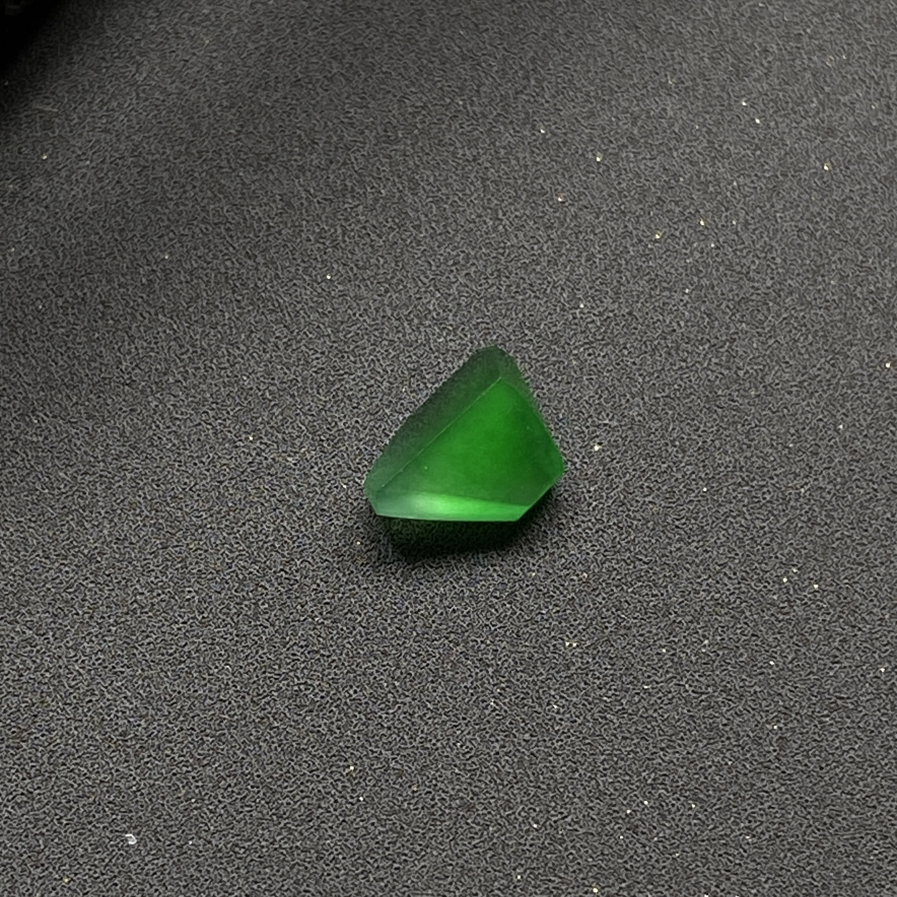 天然缅甸a货翡翠高冰飘花三角形戒面镶嵌件