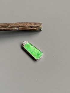 天然缅甸a货翡翠18k金镶冰种满阳绿无事山水牌