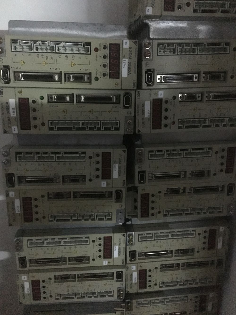 拍前询价:原装安川伺服驱动器SGDM-02BDA二手拆机件,性能正常,
