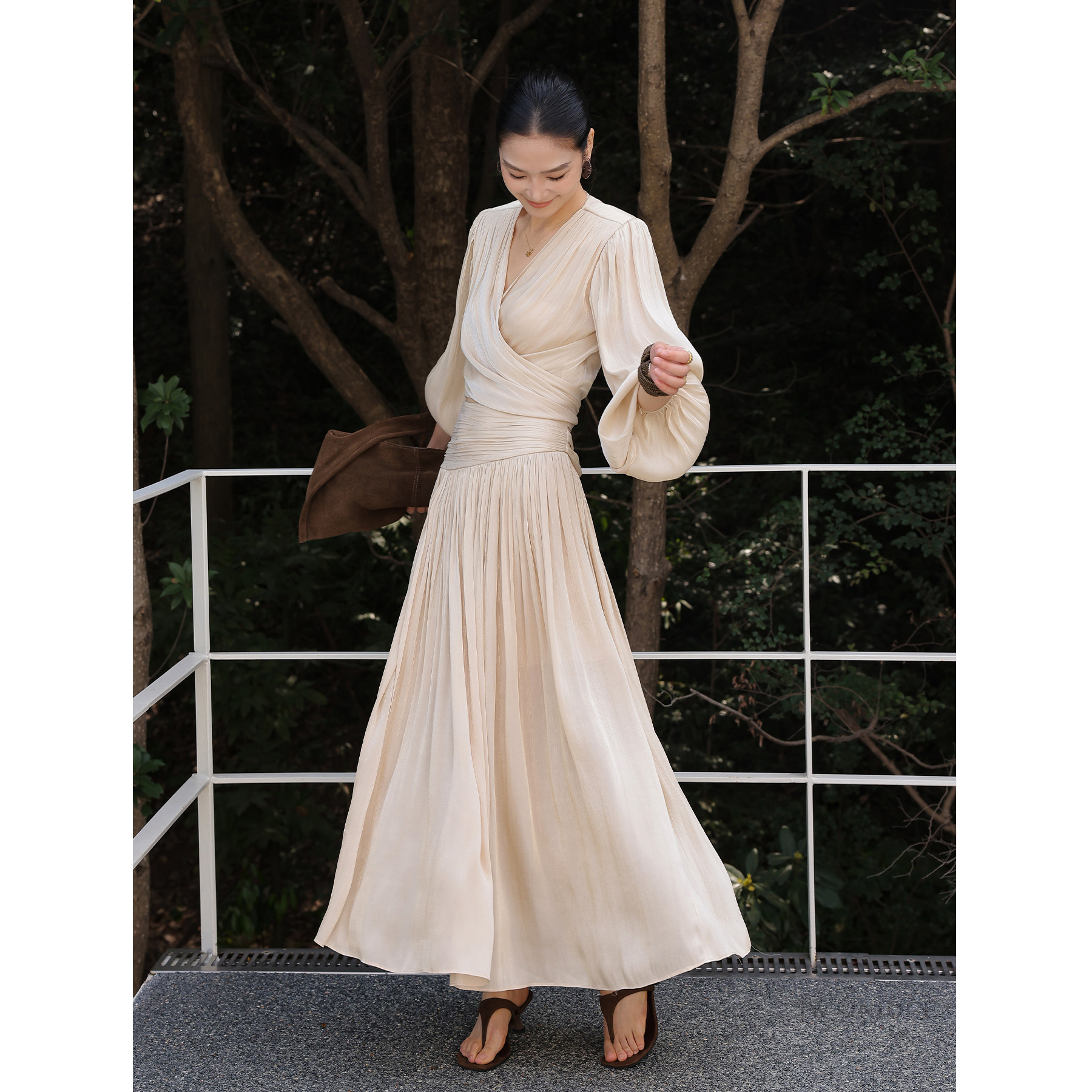 JWUNIQUE酒窝香槟色两件套装女2026秋季新款长袖系带上衣半身长裙