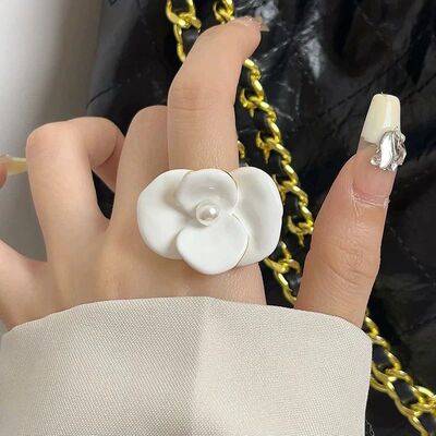 Whie Flower Pearl Open Ring for Women Exquisie Swee Elegan R