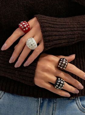 Vintage Punk Style Chunky Resin Wide Ring for Women Exaggera