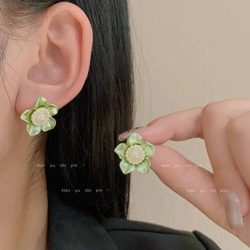 Sylish and simple sunflower sud earrings French emperamen sw