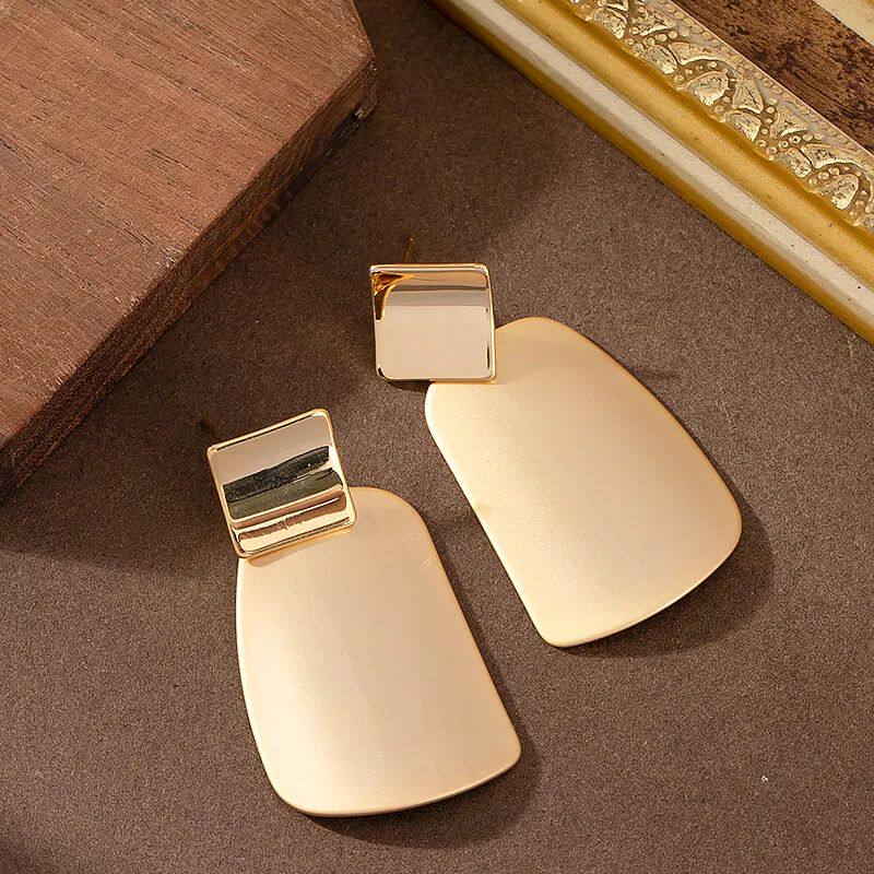 Silver Needle Fashion Exaggeraed Amospheric Color Maching Ir