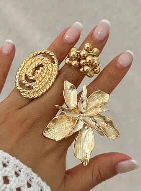 Ingemark Unique Exaggerated Large Petal Flower Rings for Wom