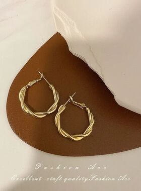 Cold wind emperamen versaile wis circle earrings women's Eur