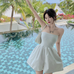 ins超火海边度假抹胸吊带连衣裙女辣妹设计感小众外穿连体短裤夏