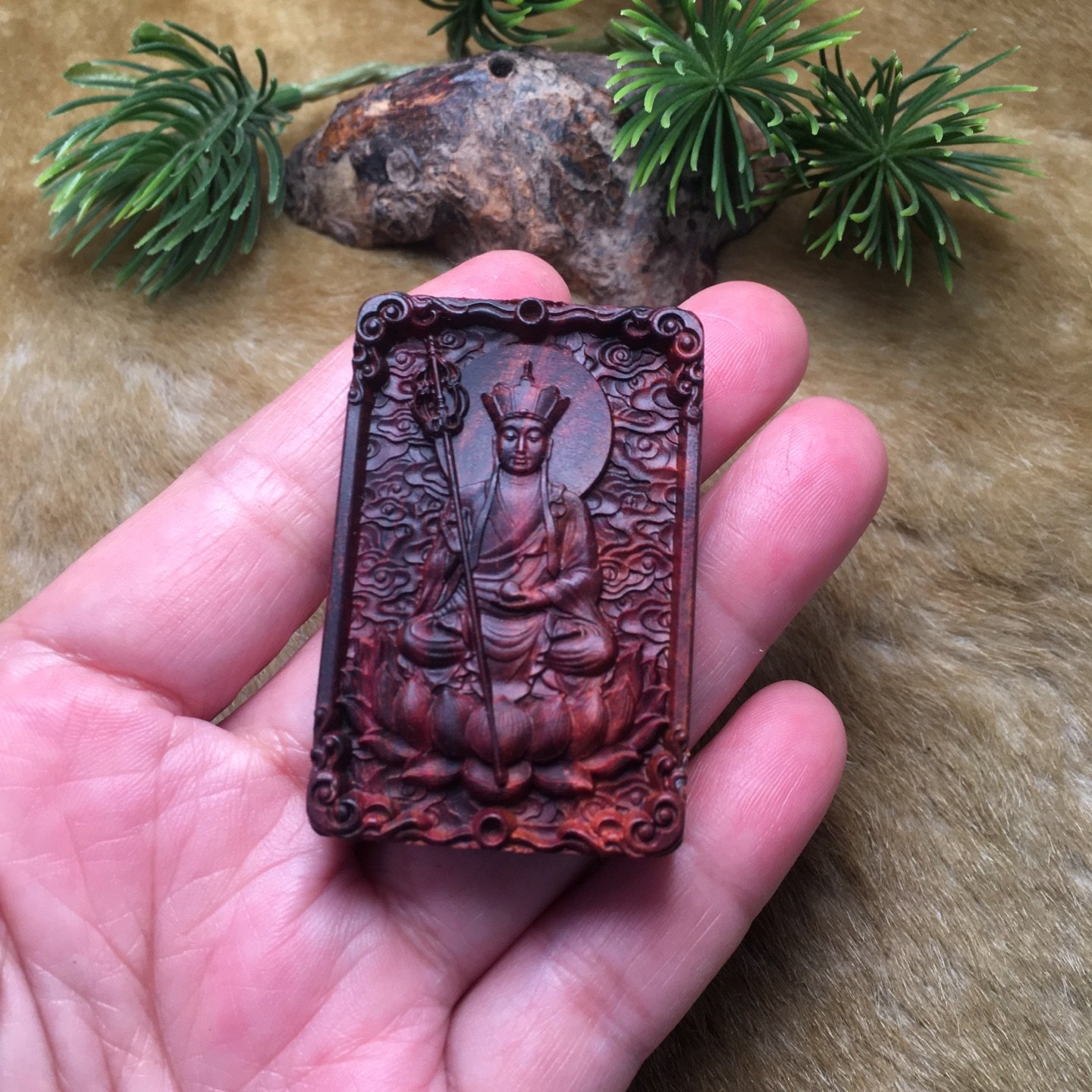 海南黄花梨木雕地藏王菩萨项链吊坠木质精雕佛牌车挂件手把件