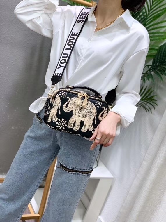 欧菲亚丹品牌女包方形时尚包包青年民族风帆布撞色女包单肩手提包