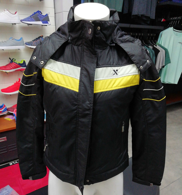 特步秋冬季新品女子综合训练系列尼龙210T面料连帽棉衣FW170191