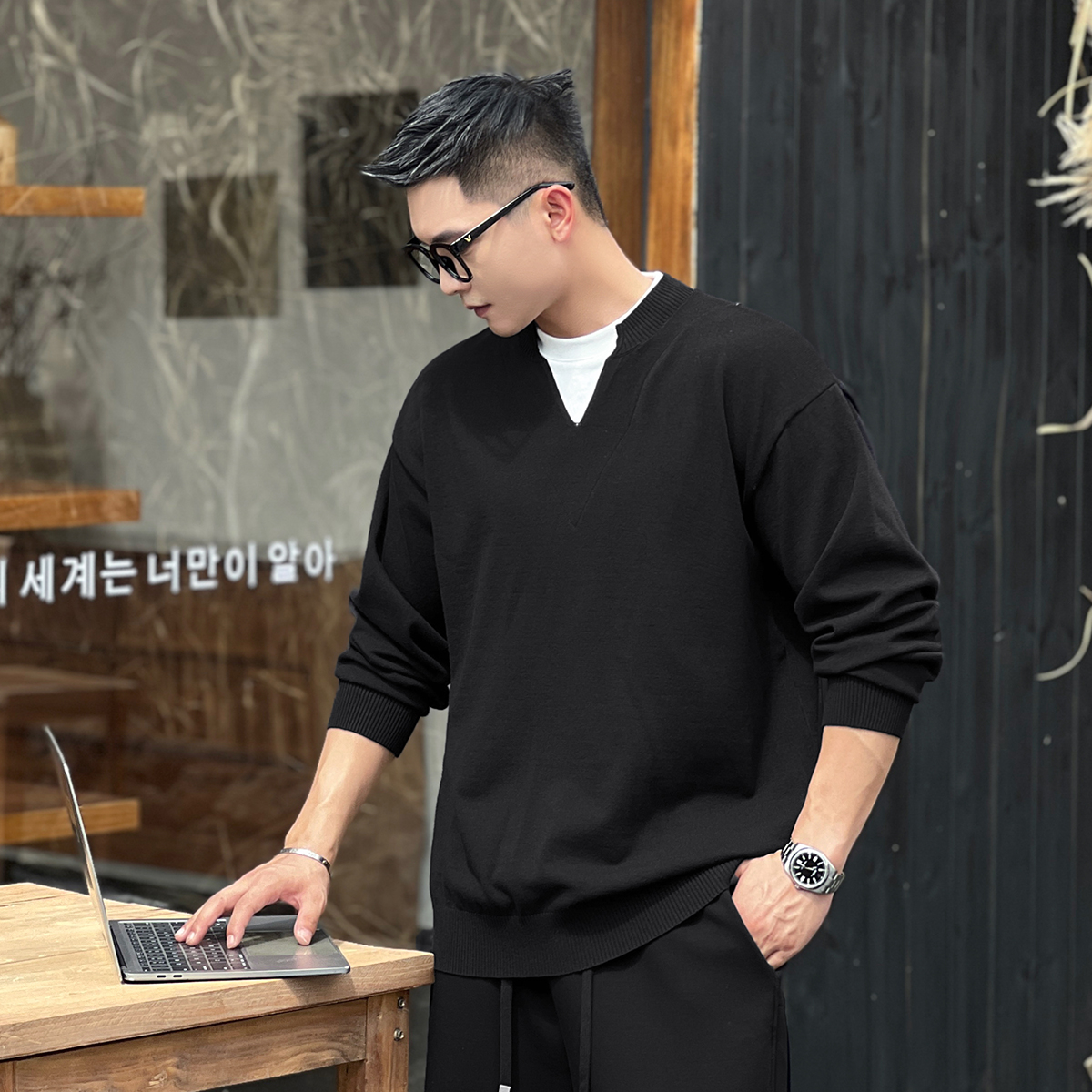 二十二号穿搭拼接假两件设计款秋冬高级感V领长袖T恤男内搭打底衫