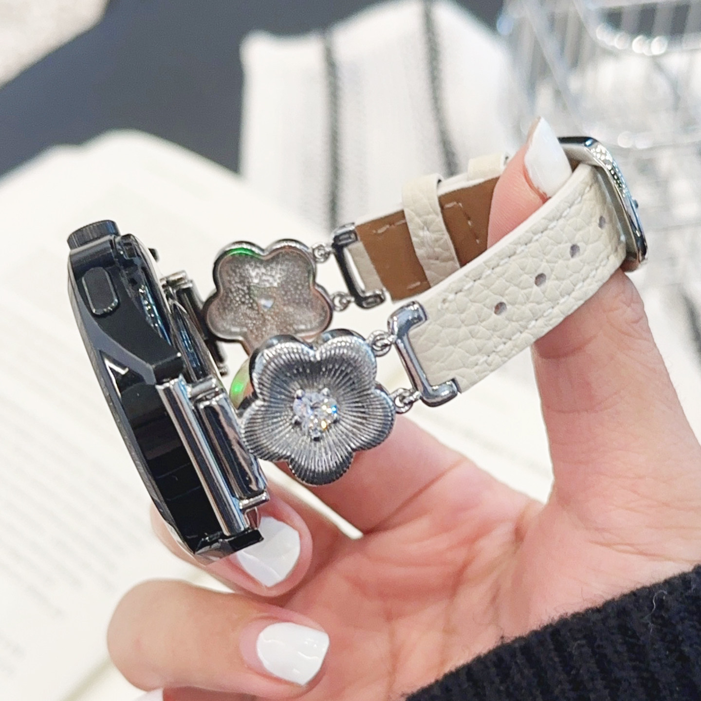 花朵镶钻金属皮革GT5适用华为GT6手表watch4表带se苹果11小米9pro