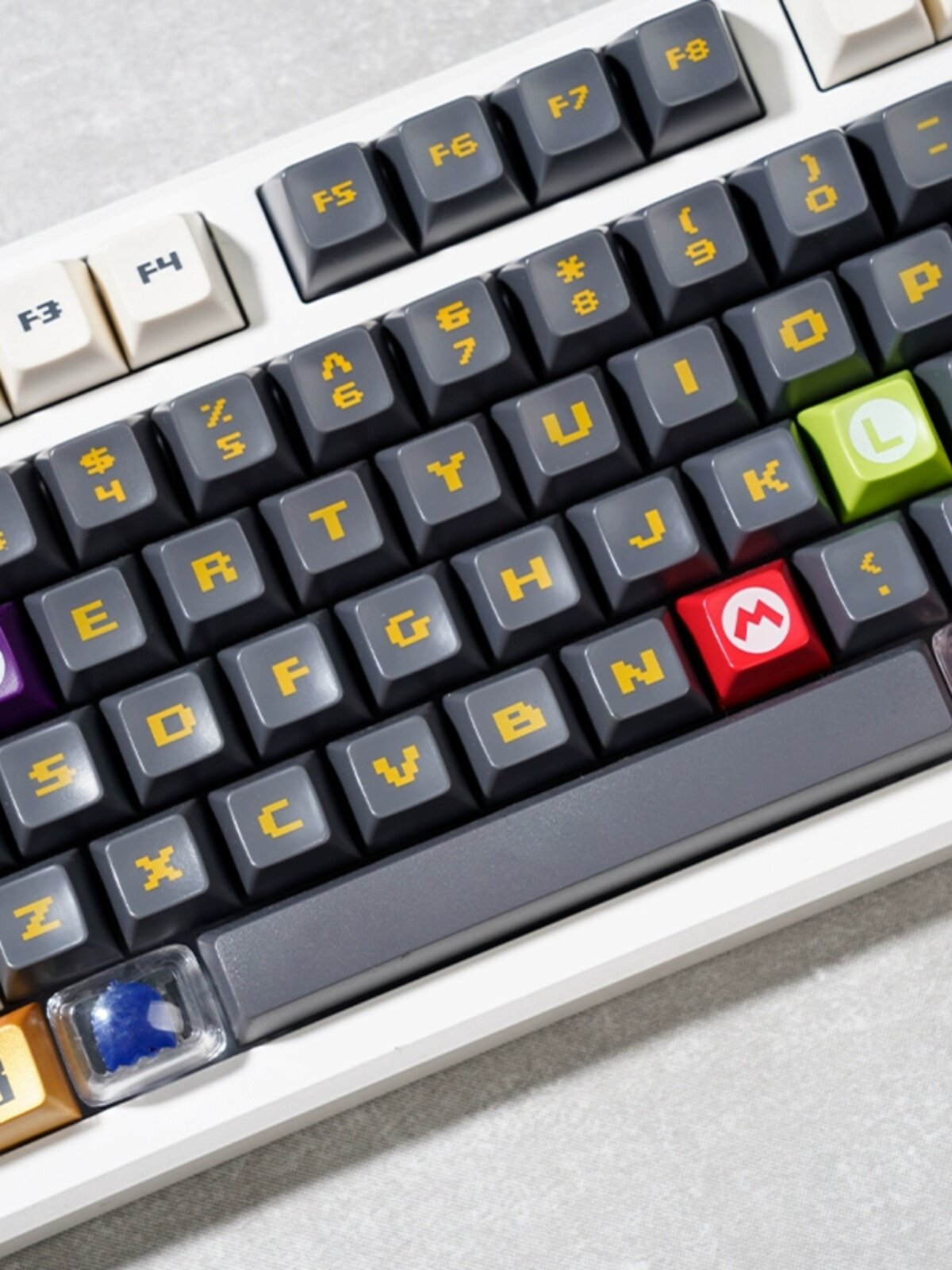 비디오 게임 KEYCAP FC 빨간색과 흰색 기계 KEYCAP 마리오 무료 투명 맞춤형 비디오 게임 75 98 키보드