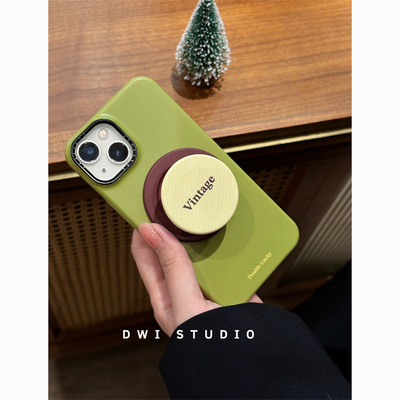 高级感绿棕磁吸支架手机壳