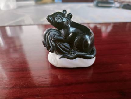 灵璧磬石工艺品鼠你有钱手工雕刻俏色雕刻吉祥