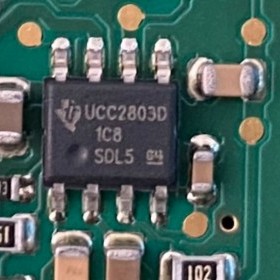 UCC2803D  开关控制器芯片 贴片八脚