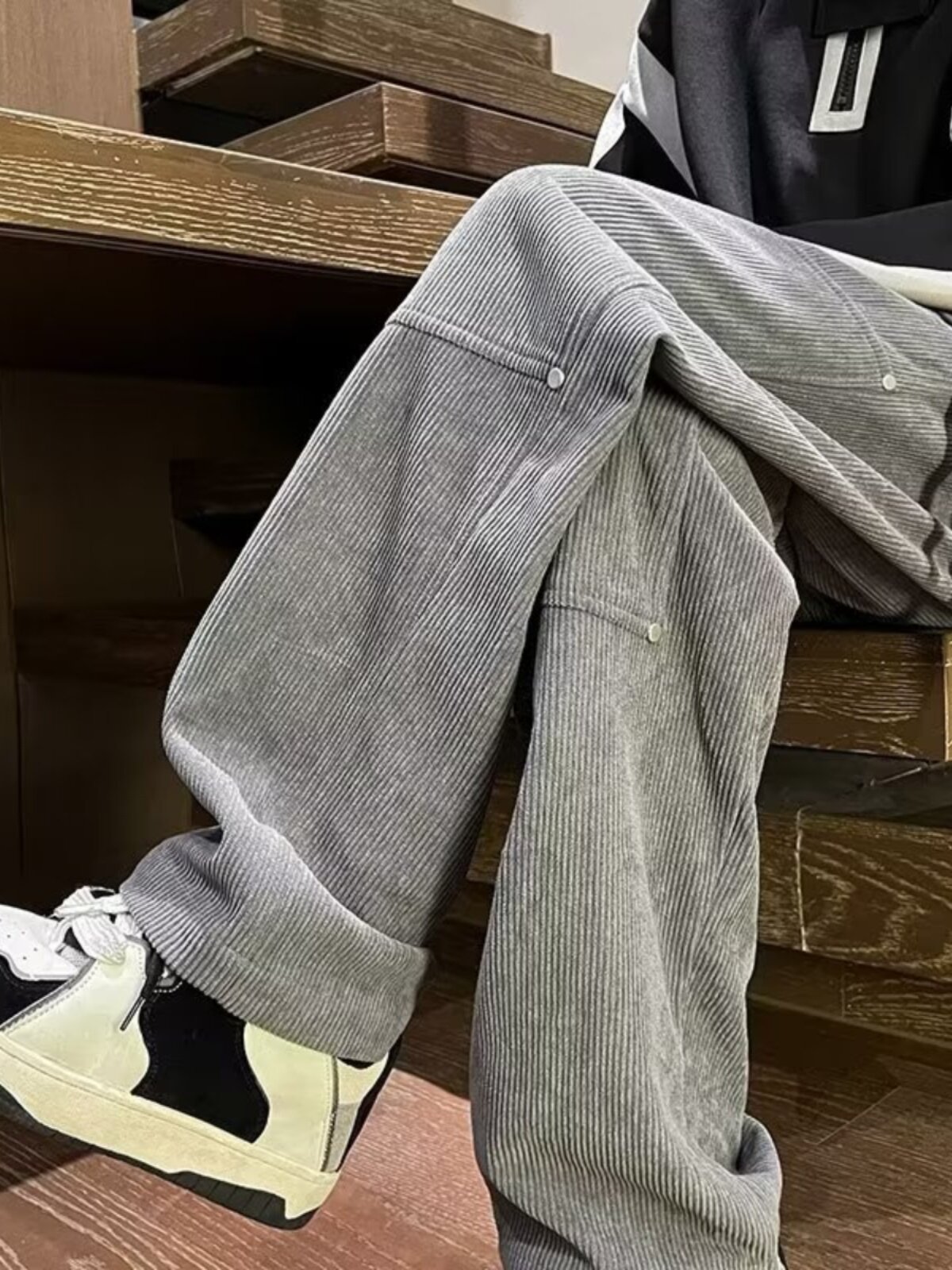 남성용 코듀로이 캐주얼 바지 봄 가을 2023 새로운 트렌디한 학생 스포츠 겨울 플러스 벨벳 스트레이트 팬츠