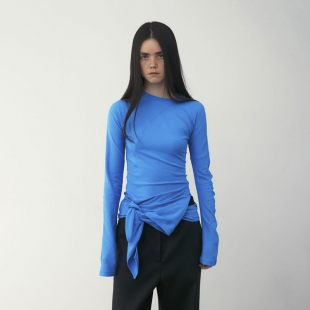 T恤修身 小众设计感长袖 紧身衣 多种造型湖蓝色运动复古 解构式