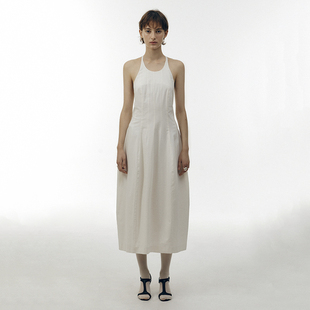 【量体裁衣精致感】韩国小众设计感连衣裙露背小白裙金属扣吊带裙