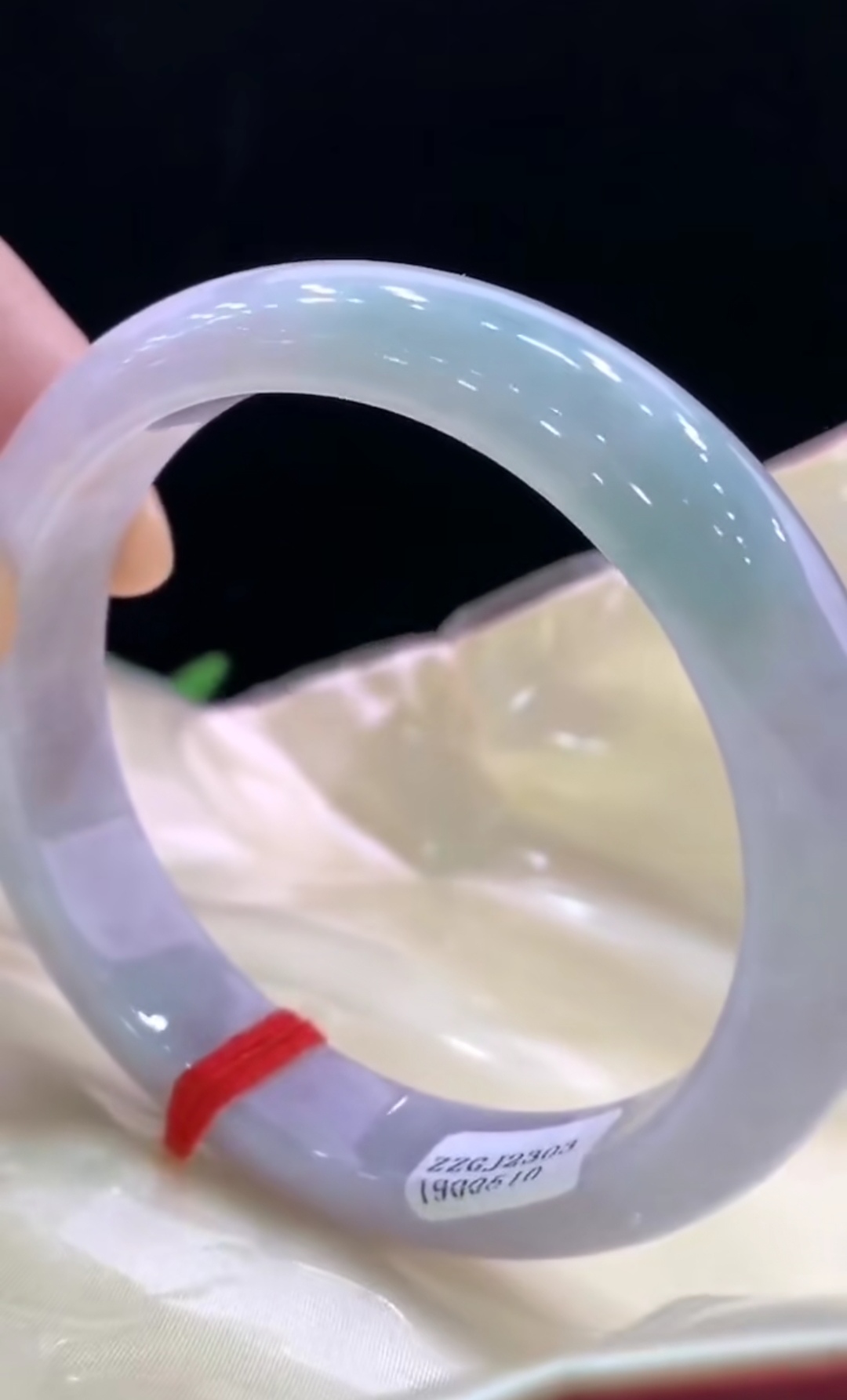 缅甸天然翡翠a货冰种春带彩正圈女玉手镯子圈口5758超值新品推荐