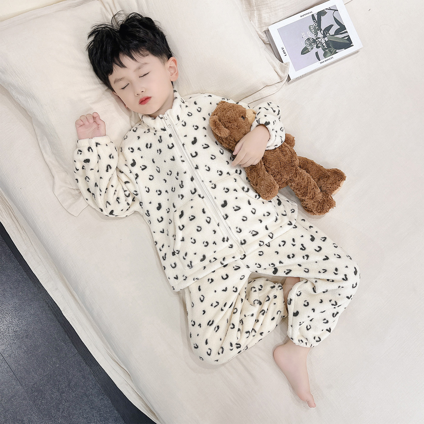 男童睡衣秋冬款法兰绒家居服