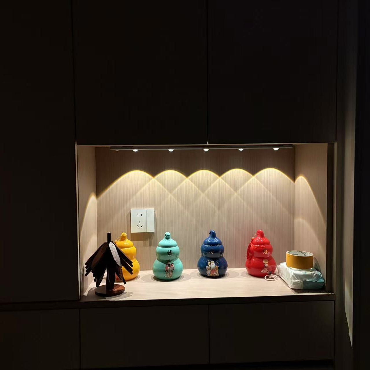 无线充电led人体感应橱柜灯带衣柜酒柜鞋柜小山丘波纹灯条猫眼灯