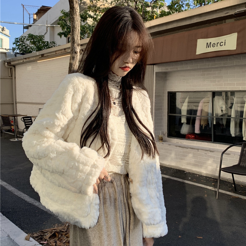 新款仿羊羔毛软糯外套秋冬加厚V领洋气ins上衣女装冲冠