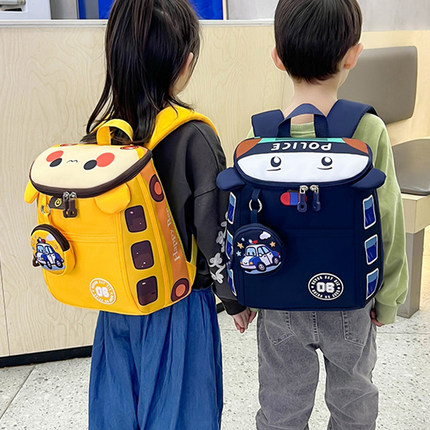 幼儿园书包男孩女童卡通小汽车双肩包轻便减负护脊2-5岁儿童背包