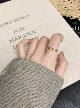 Basstudio 欧美百搭指环小众冷淡几何树叶轻奢麦浪金色 钛钢戒指