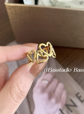 Basstudio 气质简约爱心开口宽版戒指可调节钛钢不掉色镀18K金戒