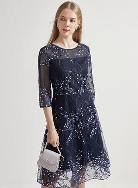 海兰丝HOT秋新款气质淑女七分袖A字裙子优雅紫色绣花蕾丝连衣裙