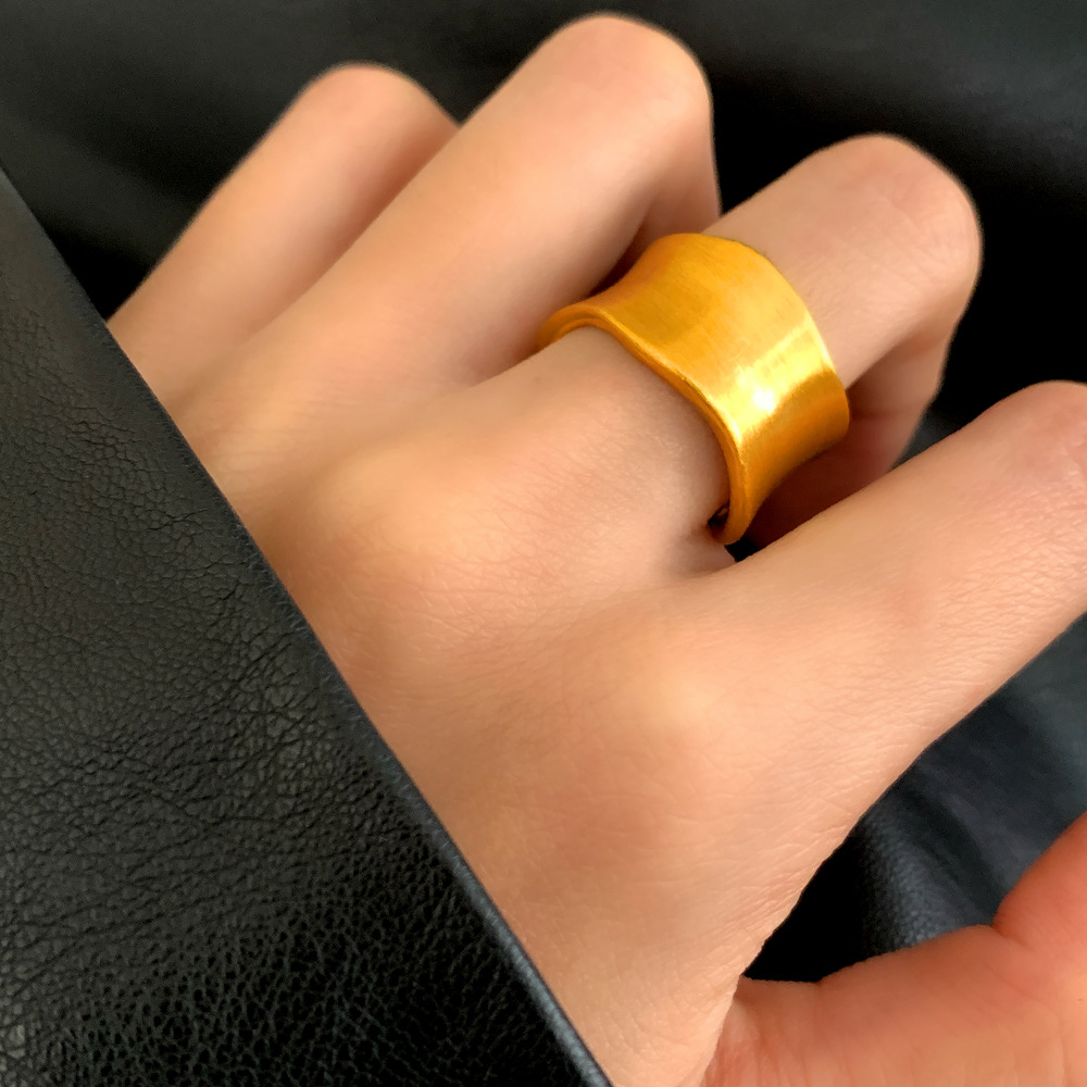 欧美时尚轻奢高级感宽面拉丝开口可调节戒指通勤百搭小众气质手饰