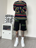 黑色