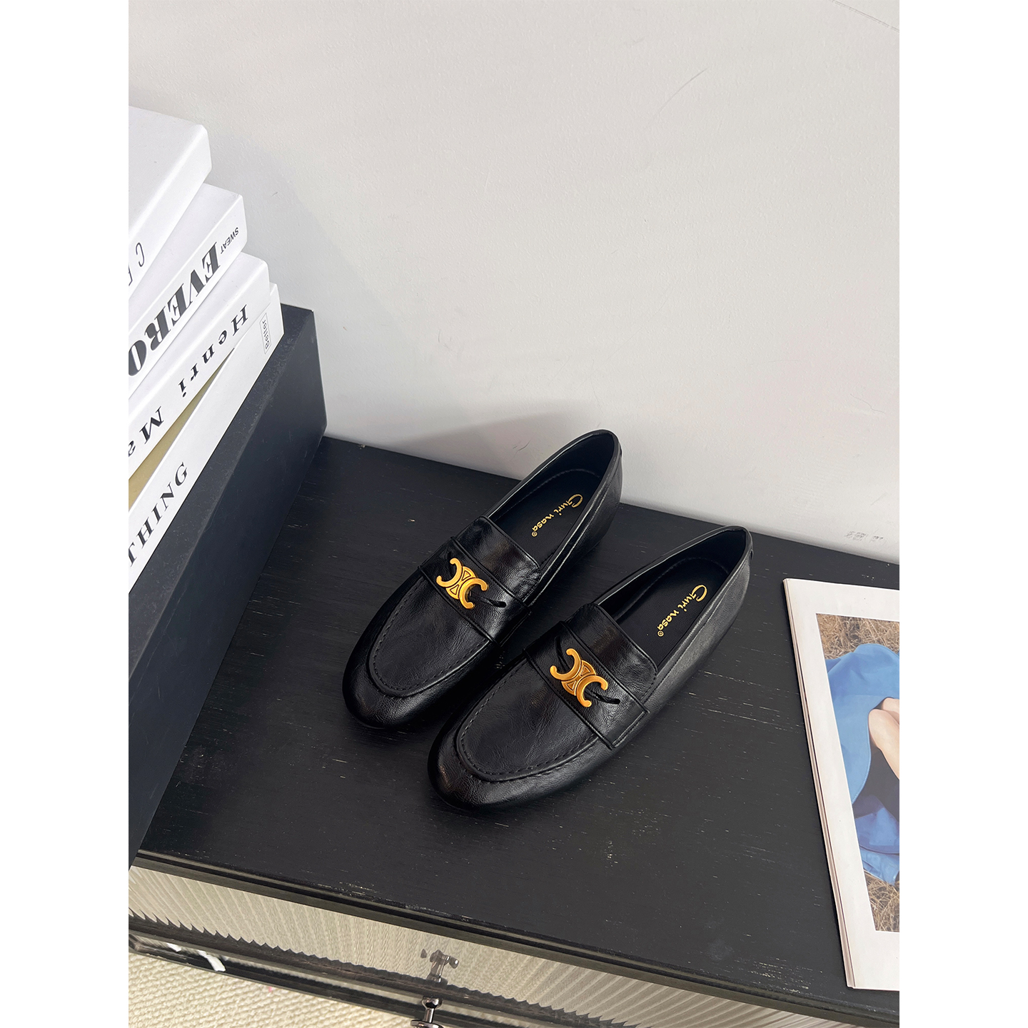 羊皮革平跟胶粘鞋纯色金属扣方头