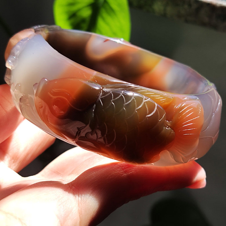 玛瑙印象 纯天然巴西多彩老料玛瑙雕刻手镯 大师工高档俏色小鱼59
