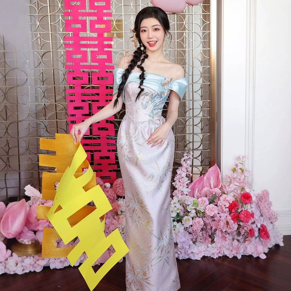 新中式晨袍女新娘结婚订婚礼服轻奢小众生日宴会敬酒服抹胸连衣裙