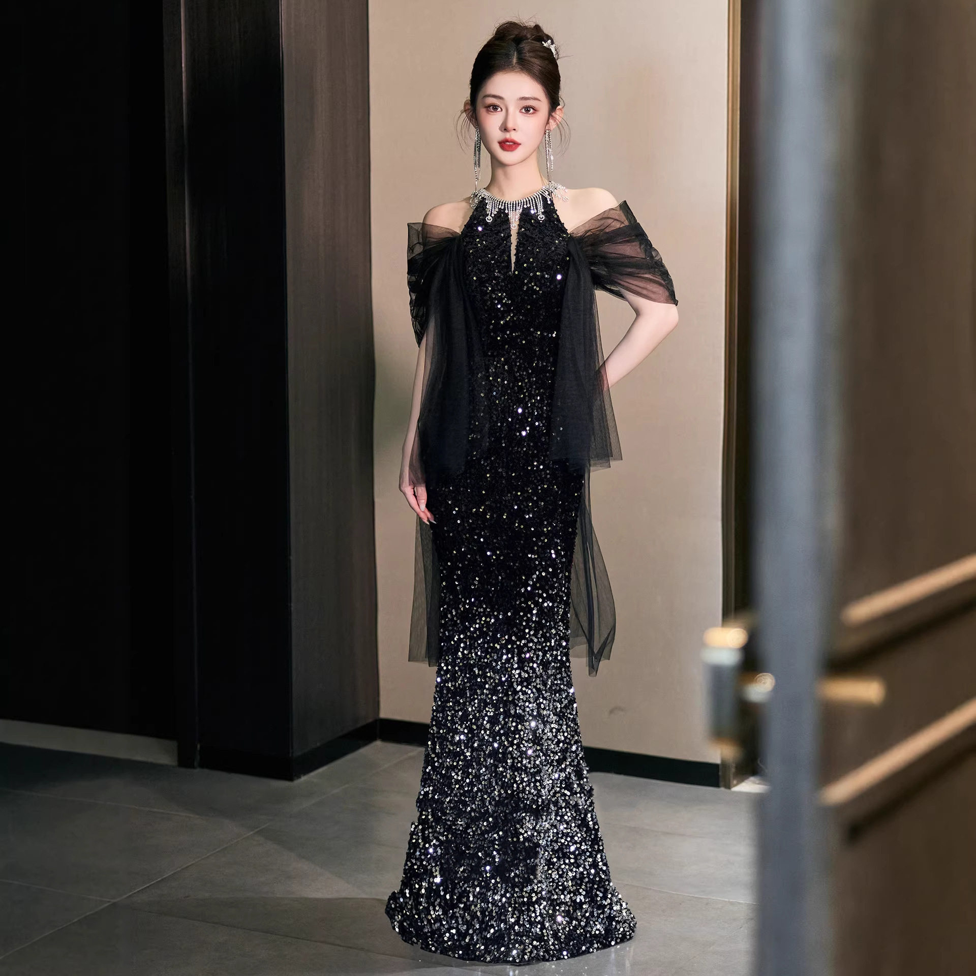 挂脖式黑色主持人晚礼服2026新款轻奢小众鱼尾新娘晨袍连衣裙订婚,女装/女士精品,礼服/晚装,淘宝优惠券,粉丝福利购,淘宝优惠卷
