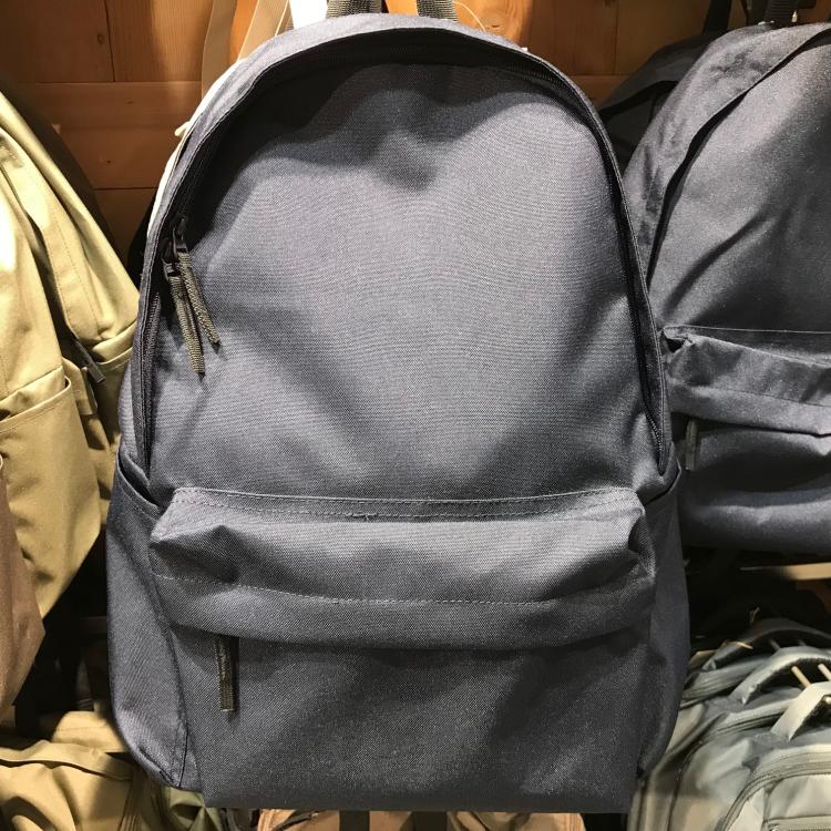 无印良品MUJI 旅行便携带PC收纳袋 双肩背包书包轻薄