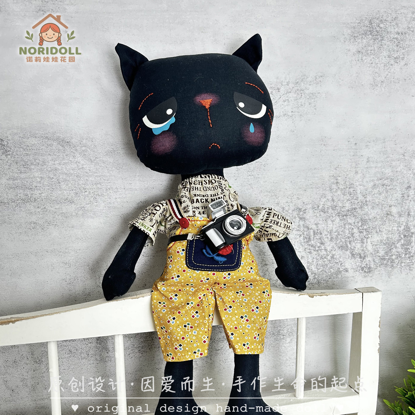 诺莉娃娃原创手工布偶可爱相机猫40cm布艺娃娃创意公仔毛绒玩具