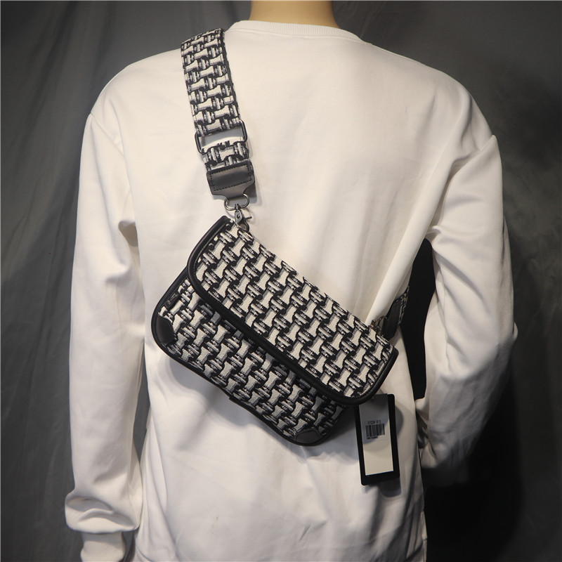 三盒子正品帆布男女斜挎小包时尚黑白格子男士单肩手机背包日韩包