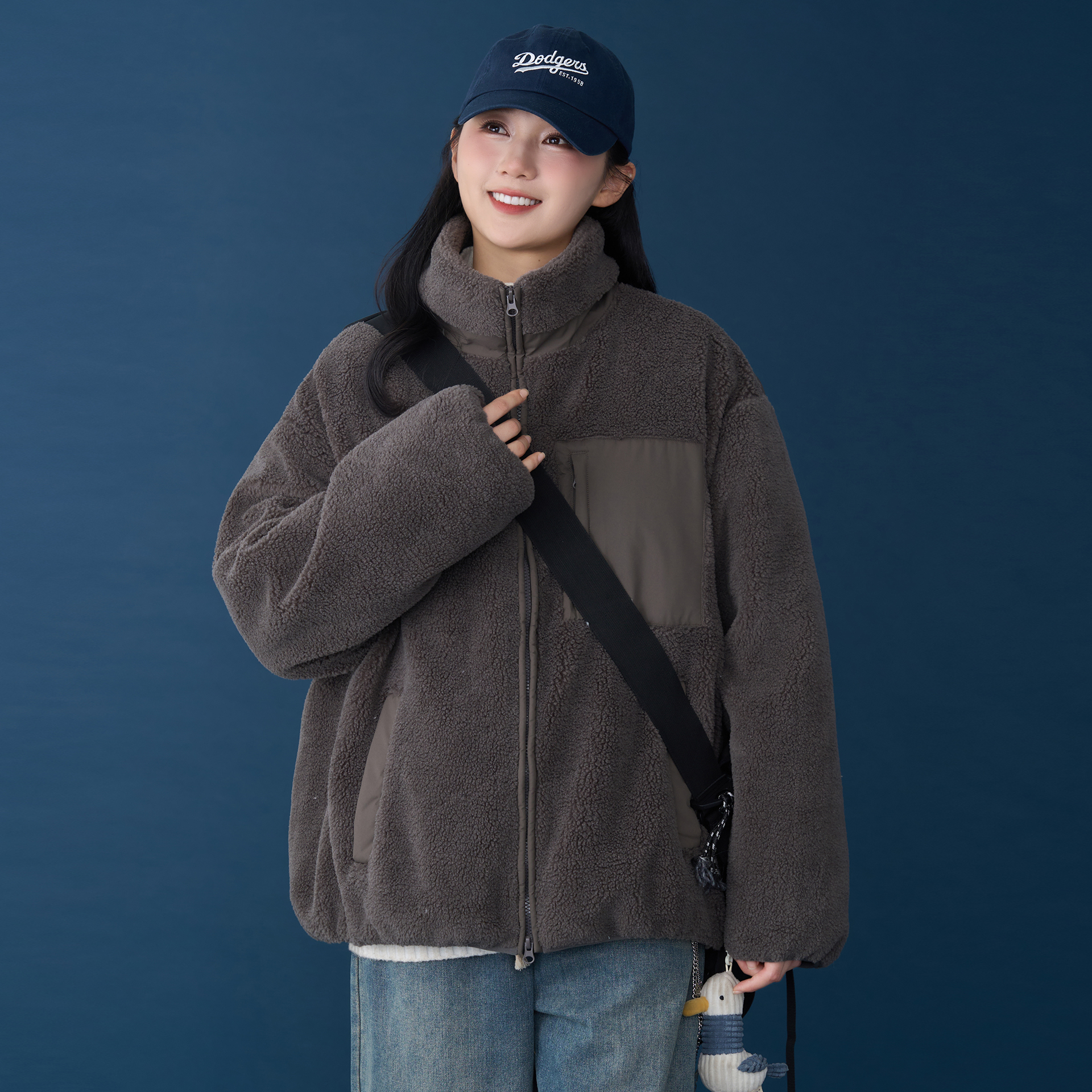 冬季羊羔毛羽绒服女2025新款