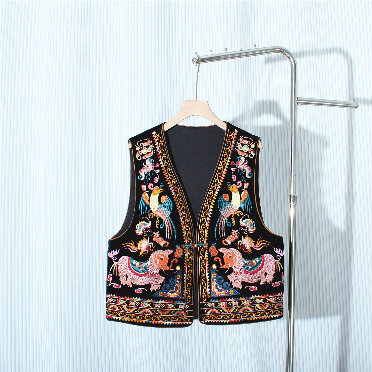 新中式国风重工刺绣动物图马夹一粒扣百搭上衣时尚洋气外穿马甲女