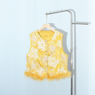 新中式国风盘扣重工串珠刺绣马甲女2025秋新款轻奢驼鸟毛马夹上衣