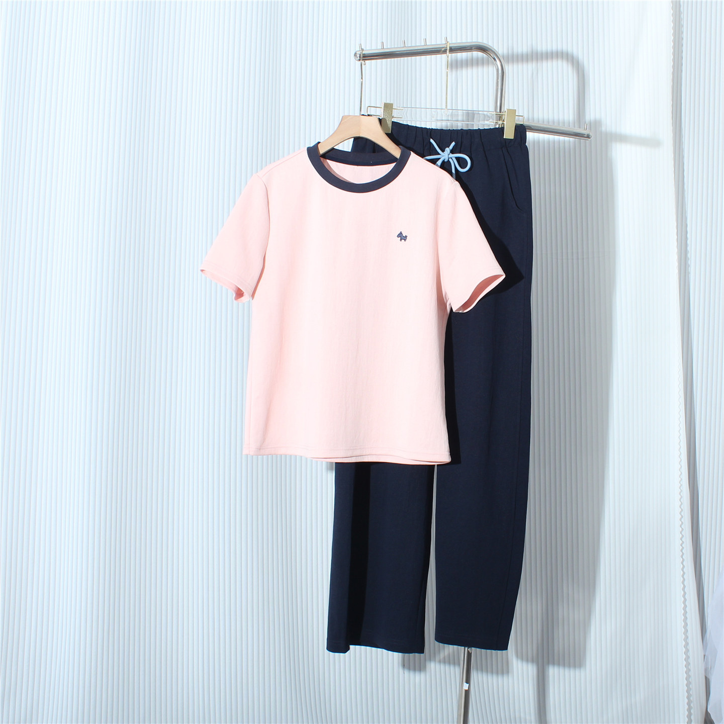 欧货2026夏新款圆领短袖T恤时尚运动套装直筒裤子减龄休闲两件套