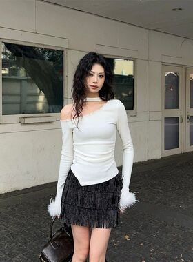 女56681新款饰羽毛长袖辣妹上衣性感美式冬季风钻露肩复古2025T恤