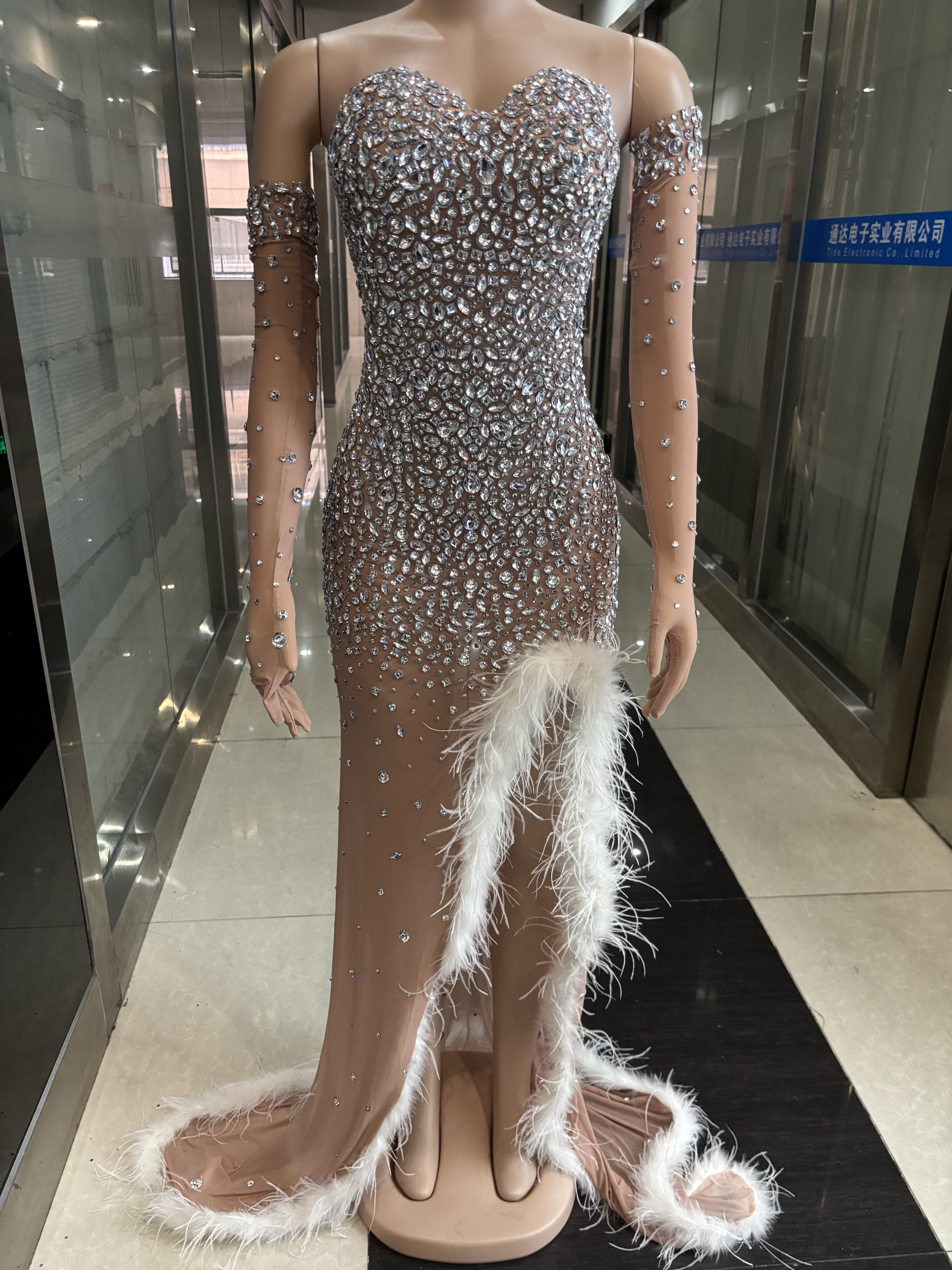 高端轻奢小众手工银色水钻羽毛大拖尾礼服晚会主持人生日派对礼服