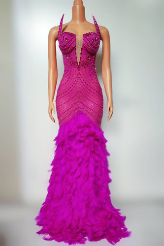 高级感银裸色优雅羽毛连衣裙成人模特走秀潮服年会女士高级感礼服