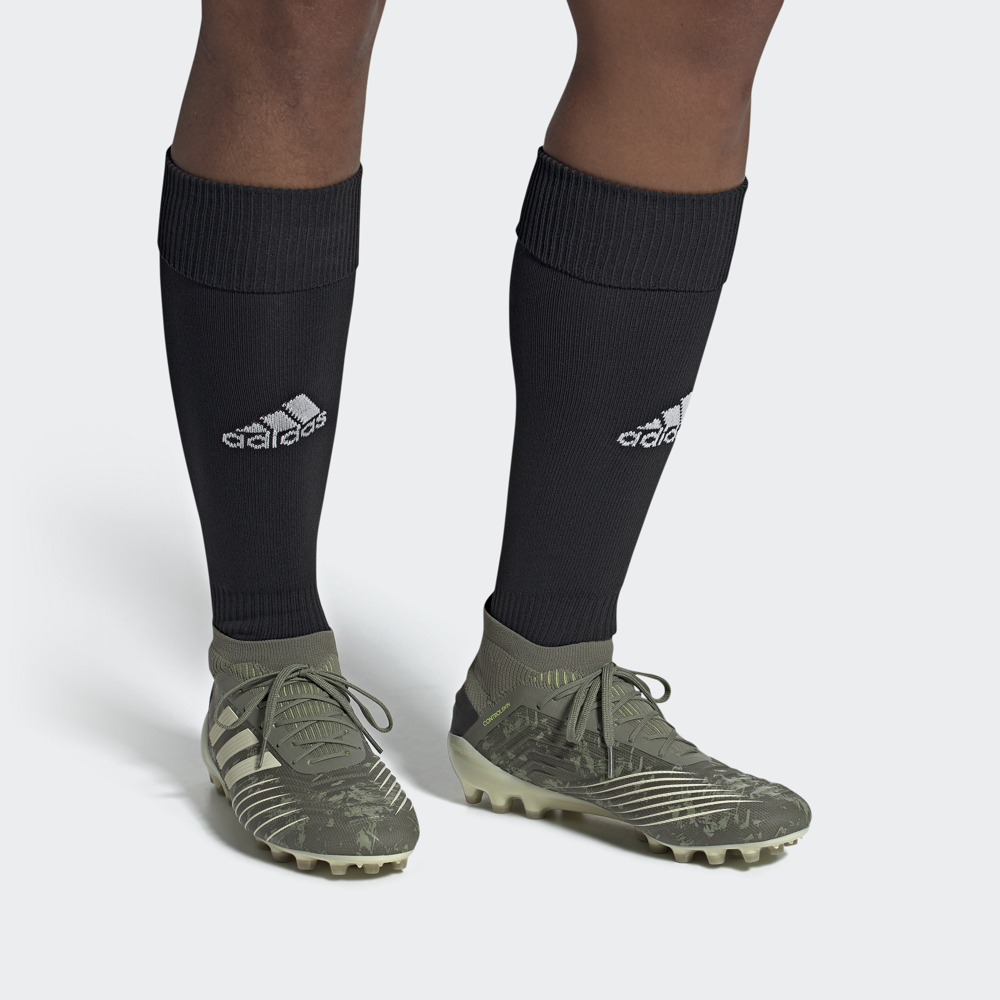 Adidas/阿迪达斯正品猎鹰PREDATOR 19.1 AG短钉男子足球鞋FV6413