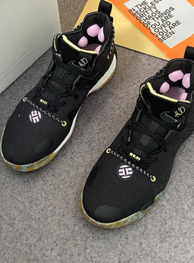 Adidas/阿迪达斯黑色男女运动休闲比赛实战专业低帮篮球鞋GW1712