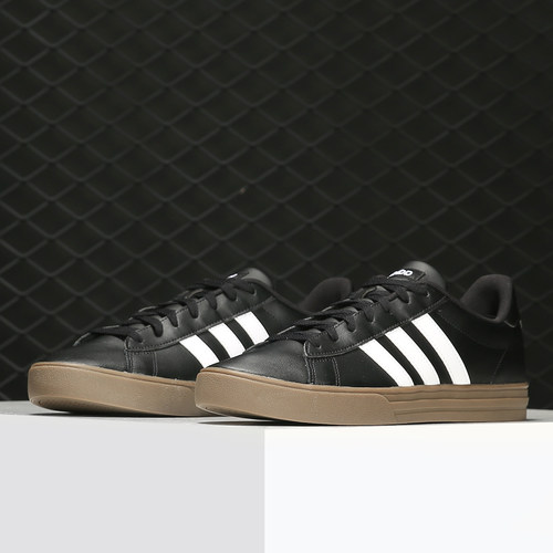 阿迪达斯男子正品运动板鞋清仓特价FU6691